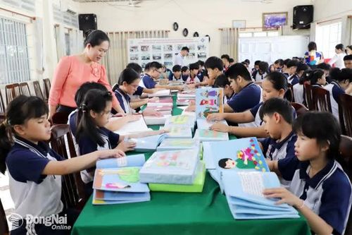 Thư viện Đồng Nai phục vụ sách lưu động cho học sinh khiếm thính, khiếm thị