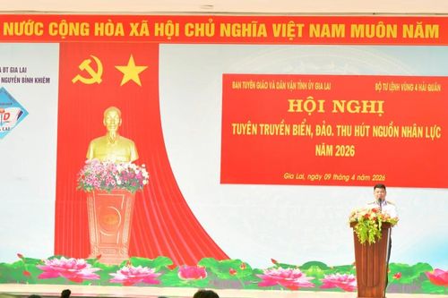 Bộ Tư lệnh Vùng 4 Hải quân tuyên truyền biển, đảo và thu hút nguồn nhân lực tại Gia Lai