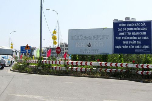 Cần làm mới pa nô tuyên truyền