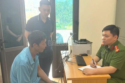 Khởi tố đối tượng mua bán trái phép chất ma túy