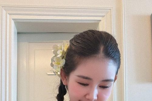 Hoa hậu Lê Âu Ngân Anh và ca sĩ Võ Hạ Trâm: Nỗ lực cân bằng sự nghiệp và thiên chức làm mẹ