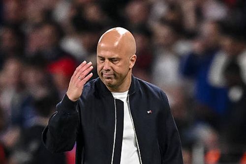 Liverpool phơi áo tại Paris: Khi canh bạc của Arne Slot trở thành thảm họa chiến thuật