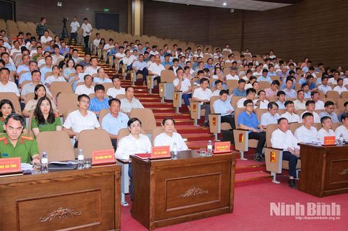 Triển khai công tác đo đạc, lập bản đồ, hồ sơ địa chính và xây dựng, hoàn thiện cơ sở dữ liệu quốc gia về đất đai