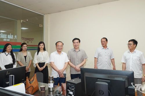 Trao đổi kinh nghiệm phát triển sản phẩm báo chí đa phương tiện, đa nền tảng