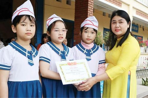 Xây dựng 'tế bào' của Đảng ngày càng vững mạnh