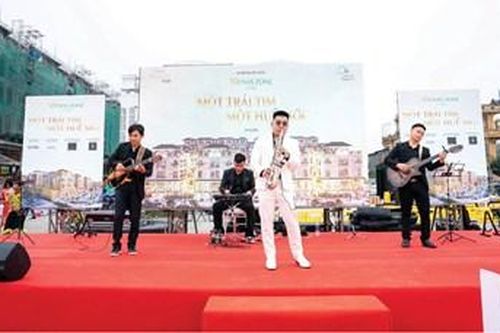Người trẻ xây dựng hình ảnh cá nhân trên mạng xã hội
