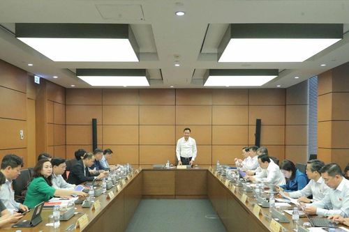 Thảo luận tại Tổ 15 (Đoàn ĐBQH thành phố Đà Nẵng và tỉnh Phú Thọ): Mở rộng đối tượng trợ giúp pháp lý theo hướng toàn diện, linh hoạt
