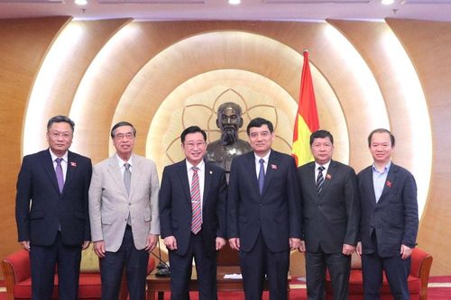 Chủ nhiệm Ủy ban Văn hóa và Xã hội Nguyễn Đắc Vinh tiếp Đại sứ Du lịch Việt Nam tại Hàn Quốc