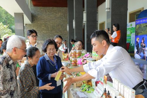 'Làm ra niềm tin': Con đường nâng tầm thương hiệu quốc gia cho hàng Việt