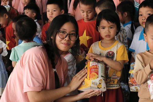 Thắp sáng ước mơ trẻ vùng cao Sơn La