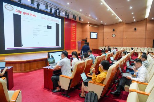 Ngân hàng Nhà nước đào tạo phân tích dữ liệu và lập báo cáo cho cán bộ, công chức