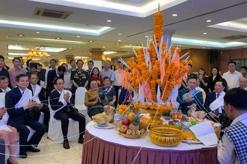 Tết cổ truyền Bunpimay của Lào tại Hà Nội