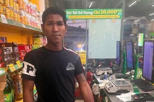 Bắt đối tượng đột nhập cửa hàng Bách Hóa Xanh mở két sắt trộm tiền