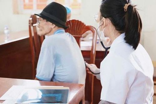 Người dân chủ động phòng ngừa nhiễm biến thể mới Covid-19 Ve sầu