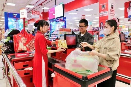 Siêu thị tính phí túi môi trường 500 đồng/chiếc, khuyến khích người tiêu dùng mang theo túi riêng