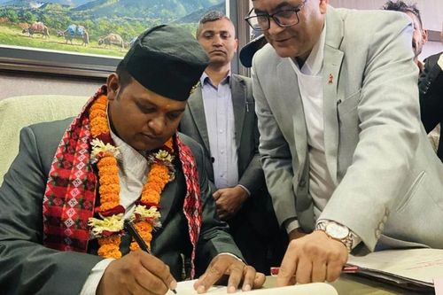 Bộ trưởng Lao động Nepal bị cách chức vì cáo buộc lợi dụng chức vụ