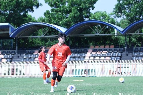 U20 nữ Việt Nam thích nghi thời tiết nắng nóng, sẵn sàng cho tứ kết