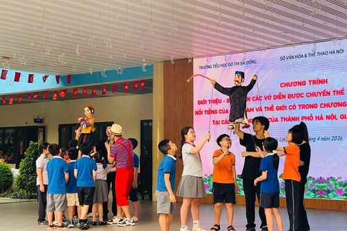 Nhà hát Múa rối Thăng Long đưa sân khấu vào học đường