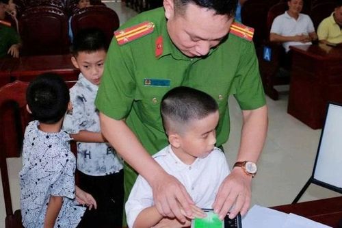 Trang bị 'giấy tờ số', bảo đảm quyền lợi cho thế hệ trẻ