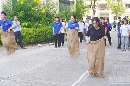 Đồng Tháp: Lưu học sinh giao lưu văn hóa mừng Tết Bun Pi May và Lễ hội Chol Chnam Thmay