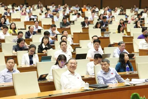 Cần có quy định với việc góp tiền công đức qua tài khoản cá nhân