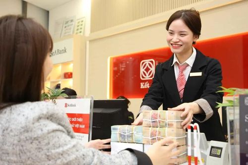 Một số ngân hàng thương mại bắt đầu giảm lãi suất huy động