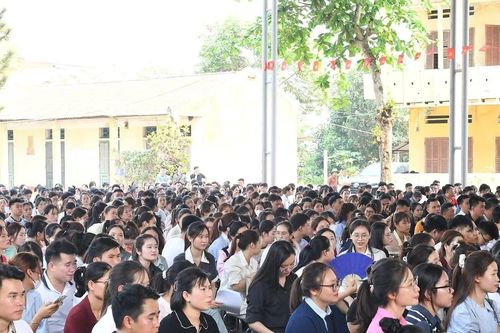 Hơn 1.700 thí sinh tham dự kỳ tuyển dụng viên chức giáo dục tại Tuyên Quang