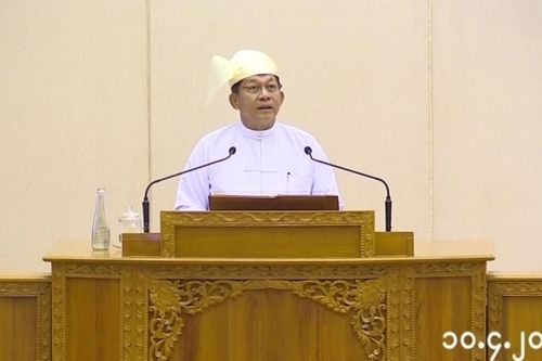 Cựu lãnh đạo quân đội tuyên thệ nhậm chức Tổng thống Myanmar