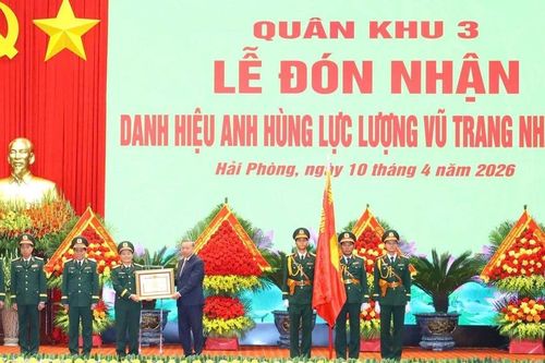 Tổng Bí thư, Chủ tịch nước Tô Lâm trao danh hiệu Anh hùng tặng Quân khu 3