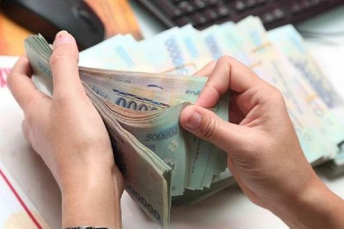 Lãi suất ngân hàng đồng loạt giảm sau cuộc họp 'nóng' của tân Thống đốc