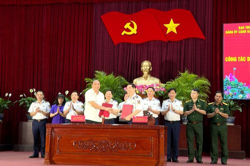 Cảnh sát biển đồng hành ngư dân Đồng bằng sông Cửu Long