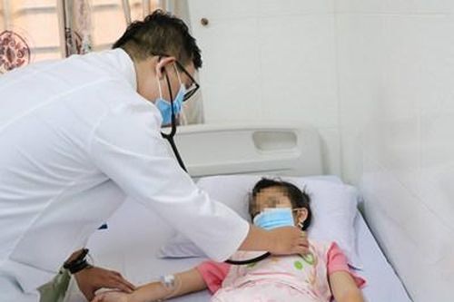 86 người bị ngộ độc phải nhập viện do ăn bánh mì nhiễm vi khuẩn