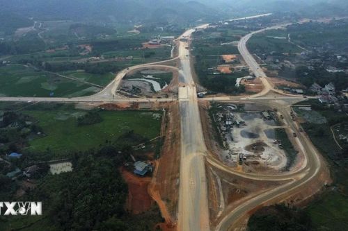 Tăng tốc về đích cao tốc Tuyên Quang-Hà Giang