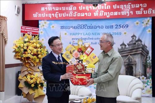 Thăm, chúc mừng nhân dịp Tết cổ truyền Bunpimay và Chôl Chnăm Thmây