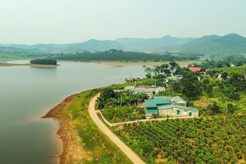 Hồ Khe Lau: Vẻ đẹp yên bình đón cơ hội được 'đánh thức'