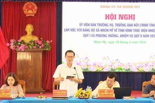 Trưởng ban Nội chính Tỉnh ủy An Giang Nguyễn Văn Sạch làm việc với Đảng ủy xã Nhơn Mỹ