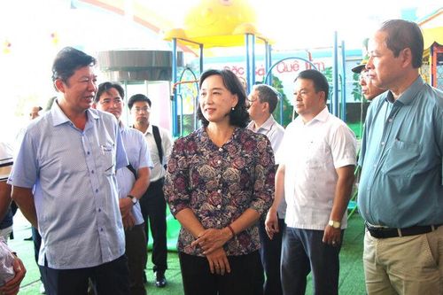 Phó Chủ tịch UBND tỉnh Nguyễn Thị Minh Thúy làm việc với Đảng ủy, UBND đặc khu Kiên Hải