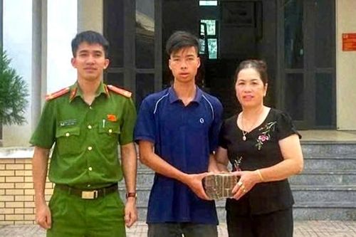 Bắc Ninh: Nhặt được 150 triệu đồng, nam thanh niên trả lại người đánh mất