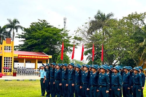 Thao trường nắng gió tôi luyện bản lĩnh tân binh