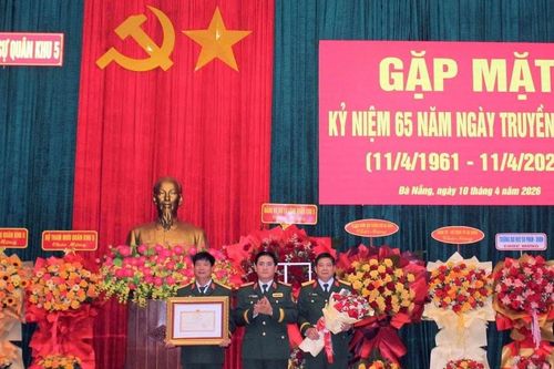 Trường Quân sự Quân khu 5 đón nhận Bằng khen của Bộ trưởng Bộ Quốc phòng