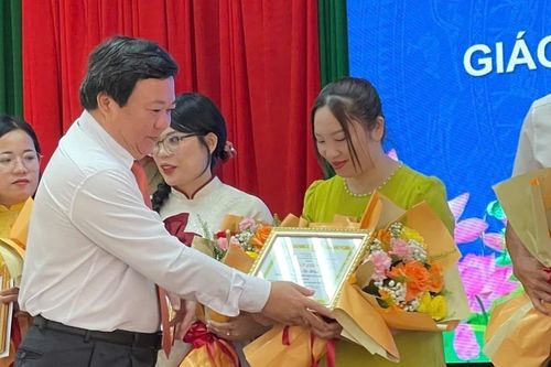 Gia Lai: 153 giáo viên đạt danh hiệu giáo viên dạy giỏi tiểu học cấp tỉnh
