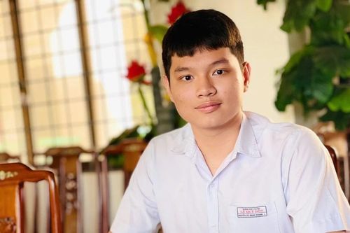 Em Nguyễn Vũ Mạnh Khang được chọn vào đội tuyển học sinh Việt Nam tham dự Olympic Vật lý Châu Âu năm 2026