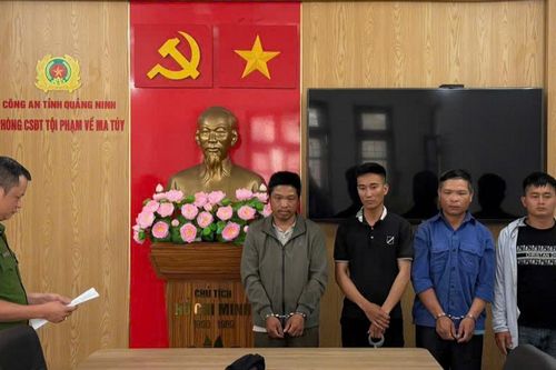 Quảng Ninh: Khởi tố 4 bị can vận chuyển hơn 1.300 bình khí N2O trên biển