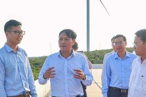 Phó Chủ tịch Thường trực UBND tỉnh Lâm Đồng Lê Trọng Yên kiểm tra Dự án điện gió Hòa Thắng