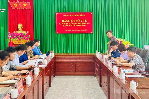 Đoàn công tác Sở Y tế làm việc tại xã Phố Bảng
