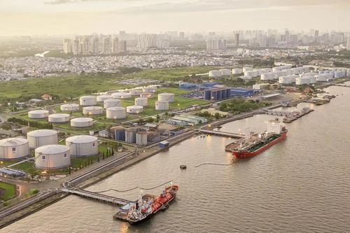 Đề xuất cho tàu đến 50.000 DWT vào Tổng kho xăng dầu Nhà Bè