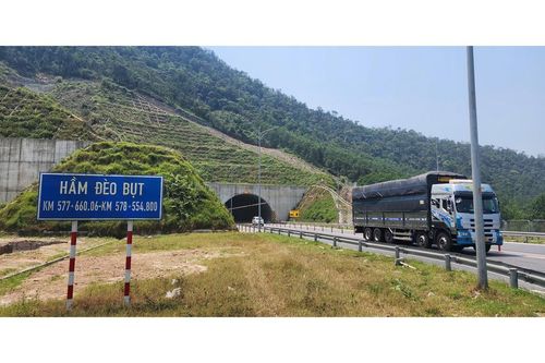 Hà Tĩnh: Gấp rút thi công ống hầm thứ hai tại Đèo Bụt