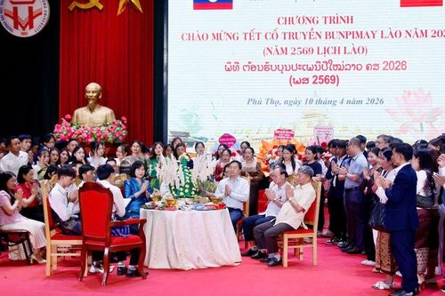 Phú Thọ: Trường Đại học Hùng Vương chào mừng Tết cổ truyền Bunpimay Lào năm 2026