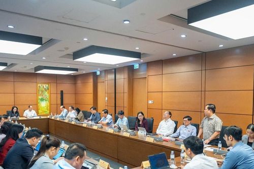 Thảo luận tại Tổ 8 (Đoàn ĐBQH các tỉnh Bắc Ninh và Cà Mau): Tính toán kỹ chi phí và lợi ích trong xây dựng pháp luật