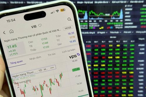 Gia đình Phó chủ tịch VIB giao dịch ngược chiều cổ phiếu